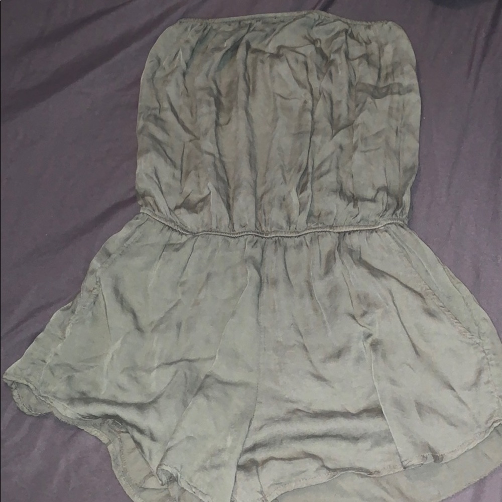 ONE-SIZE olive romper